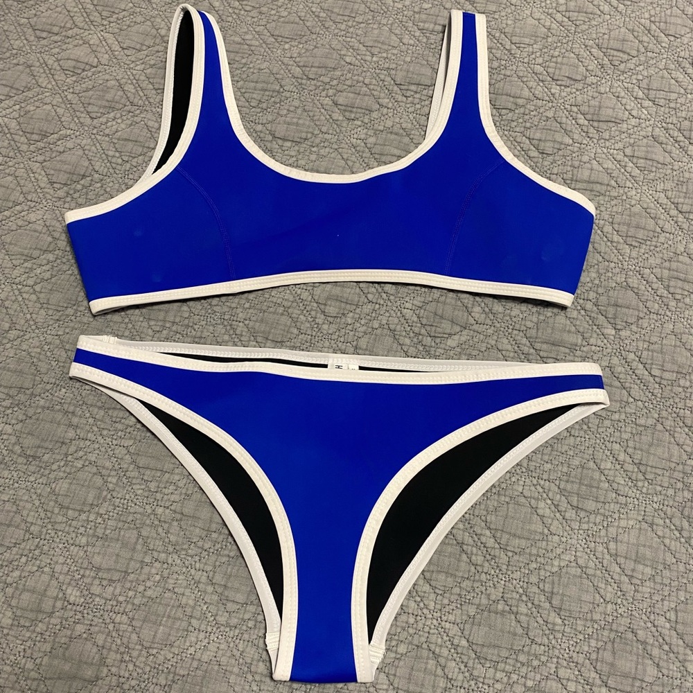 NEW Hoaka Bathing Suit Set